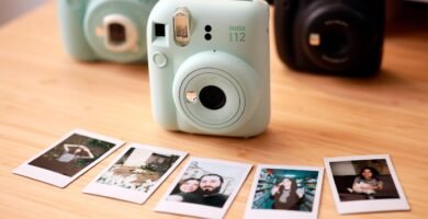 ¿Cómo saber cuántas fotos le quedan a la instax?